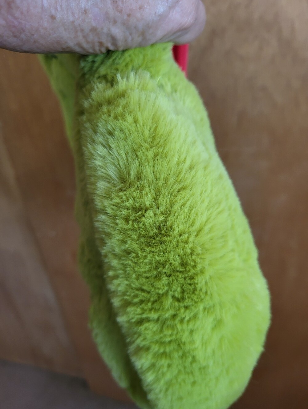 Grinch Bioworld 3D Plush Large Shoulder Bag with Red Strap - Picture 16 of 16